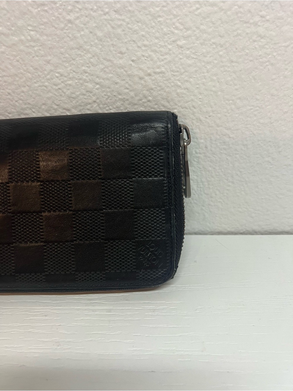 Louis Vuitton: Zippy Wallet Damier Infini - Picture 3 of 15
